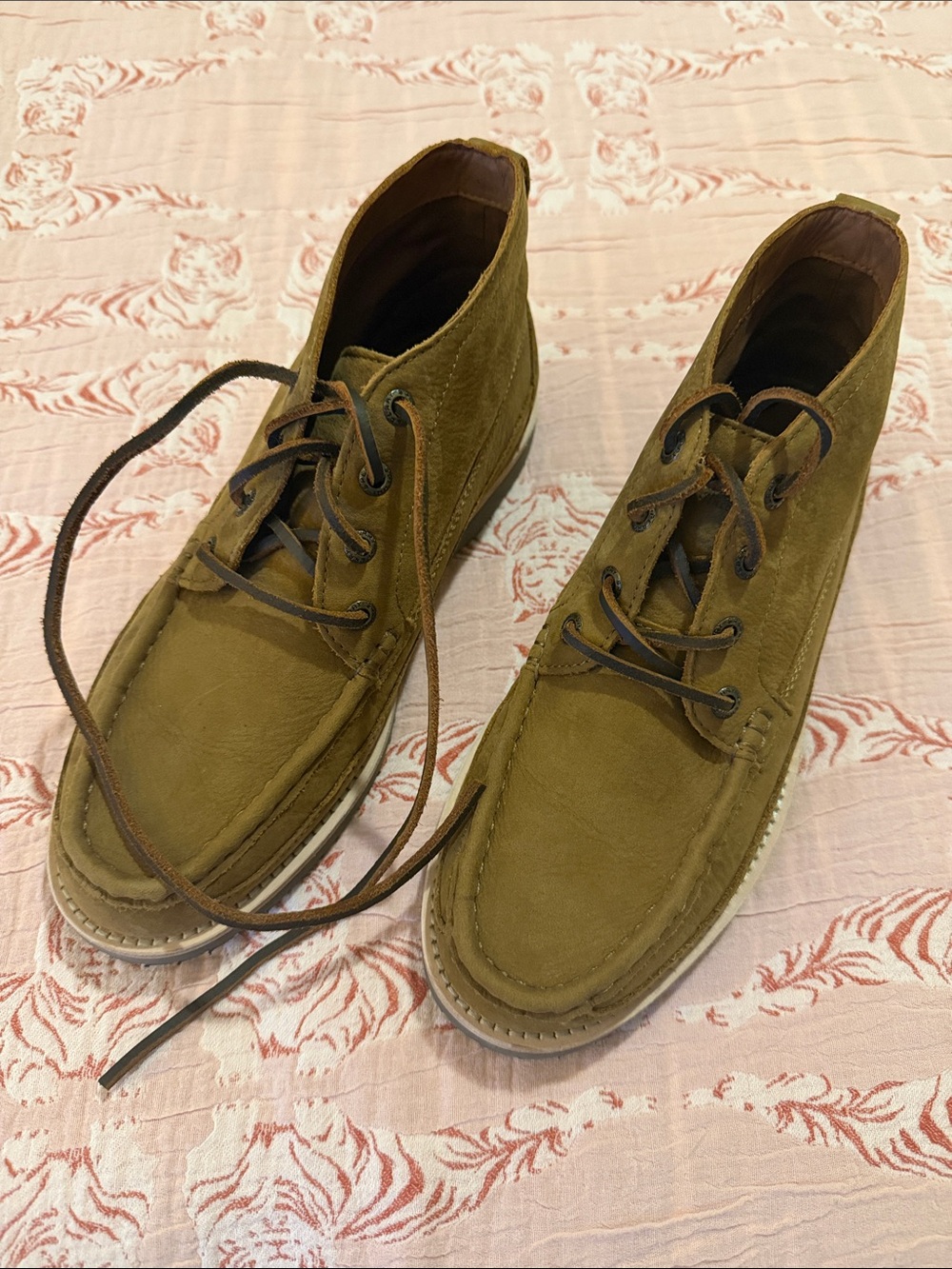Men's Sperry Casual Suede Chukka Boots in Olive Brown